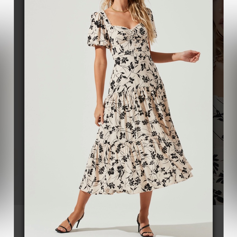 ASTR The Label Baldwin dress - Scallop trim Cream/black floral midi - NWT size M
